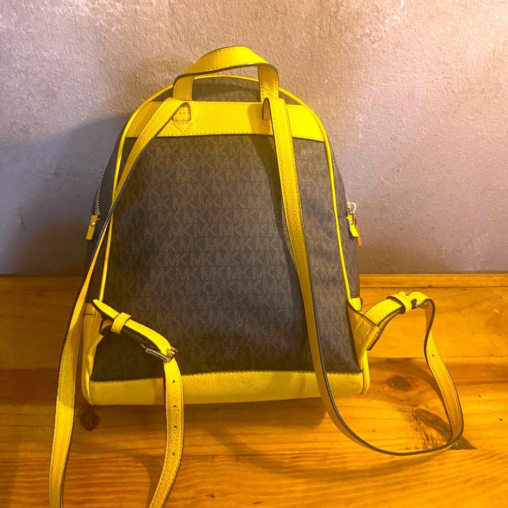 Backpack - Picture 4 of 4